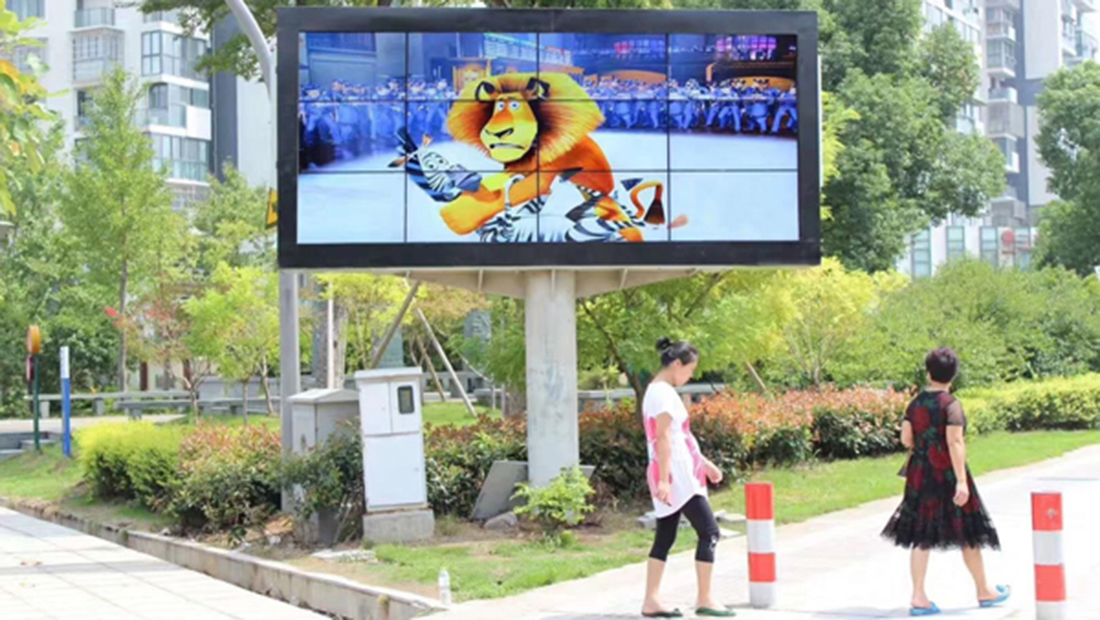 Outdoor advertising machine